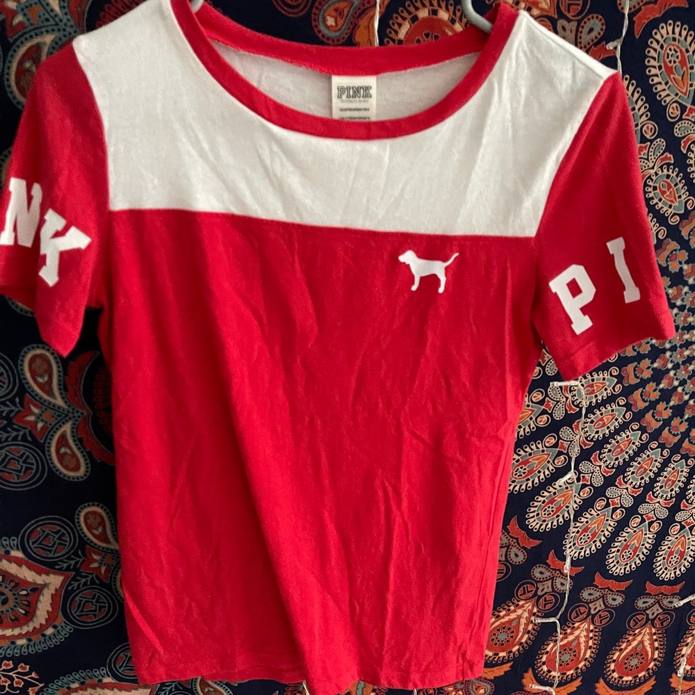 PINK red t shirt